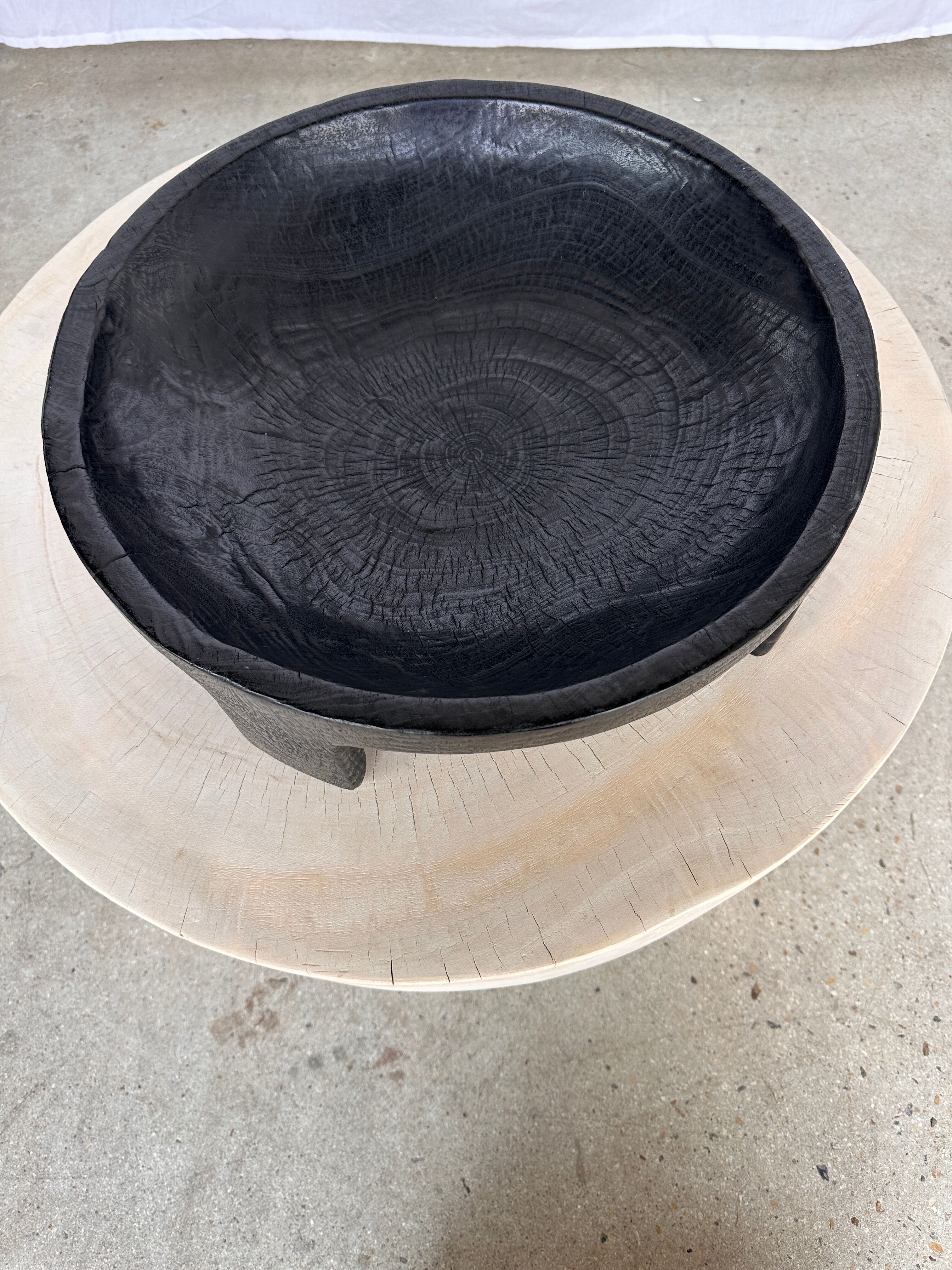 Cut in monoxyl mango wood