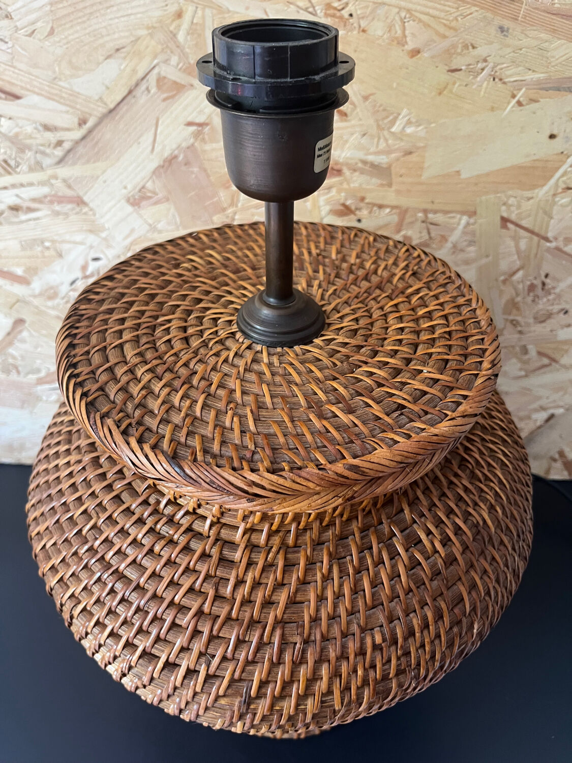 Wicker lamp foot