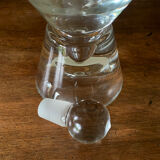Carafe on base