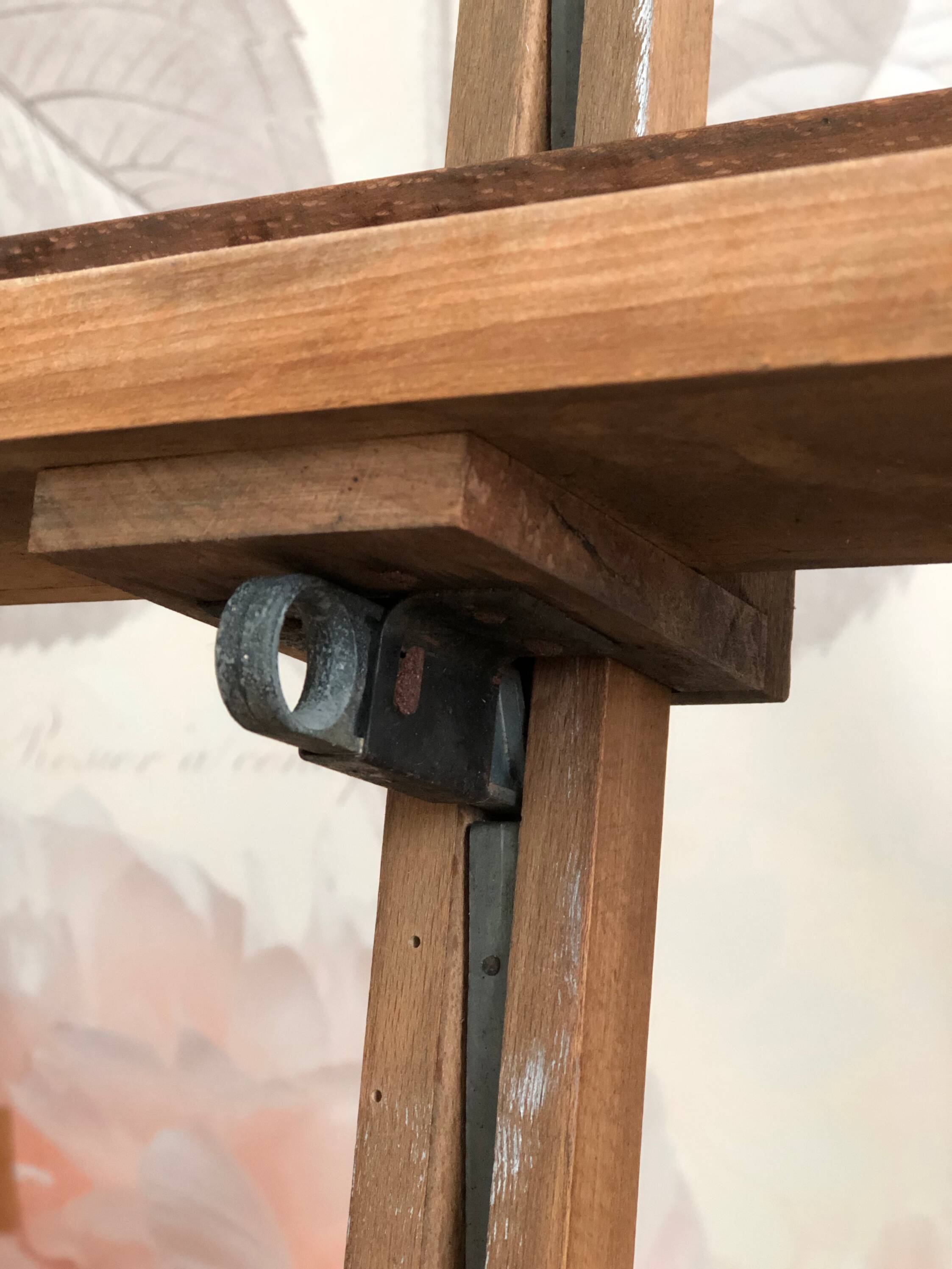 Solid wood painter's easel dating from the early 20th century