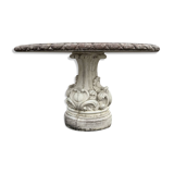Pretty round table in reconstituted stone