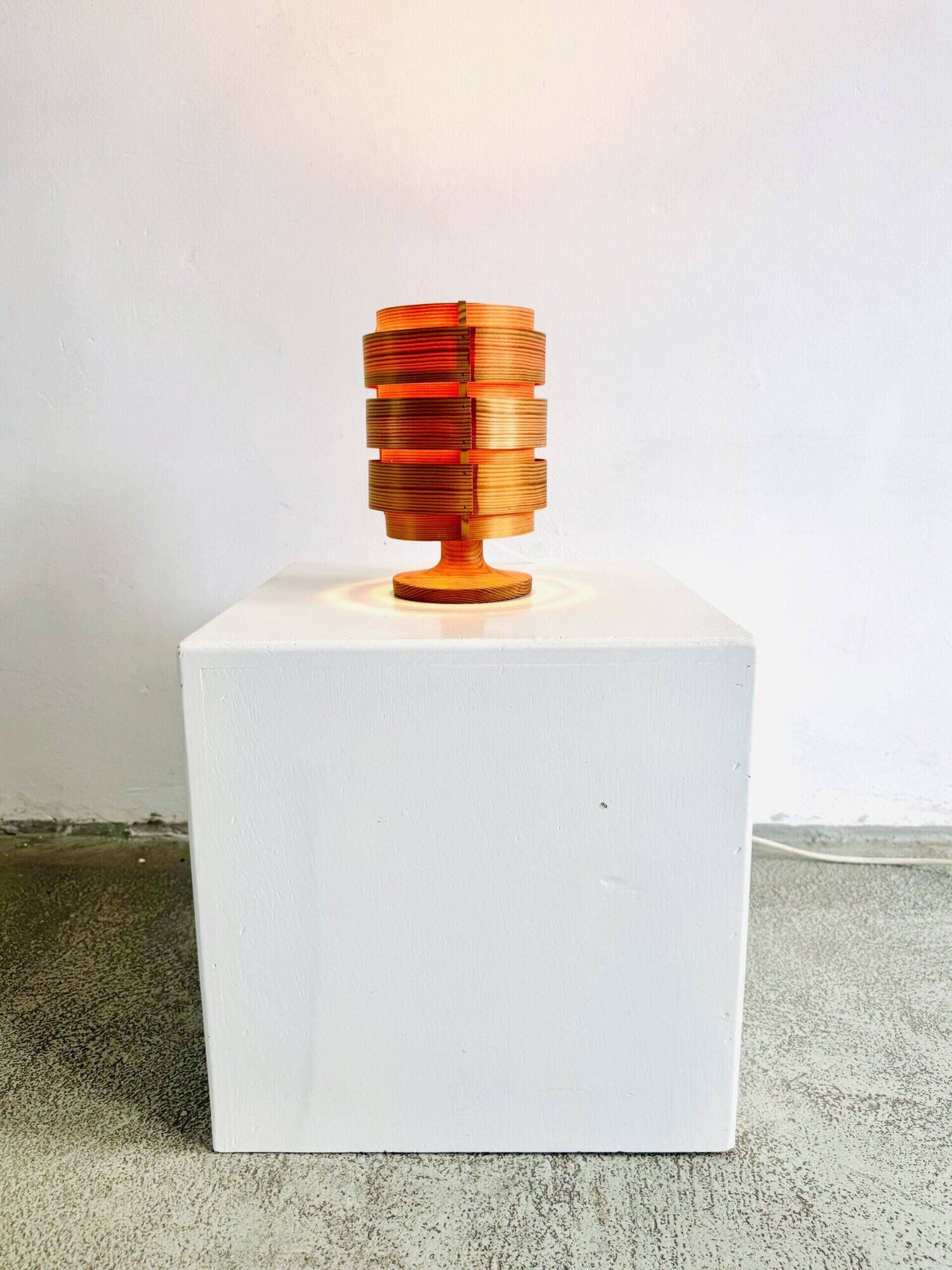 Cylindrical Pine Veneer Table Lamp By Hans-Agne Jakobsson For Ab Ellysett, Sweden 1960S