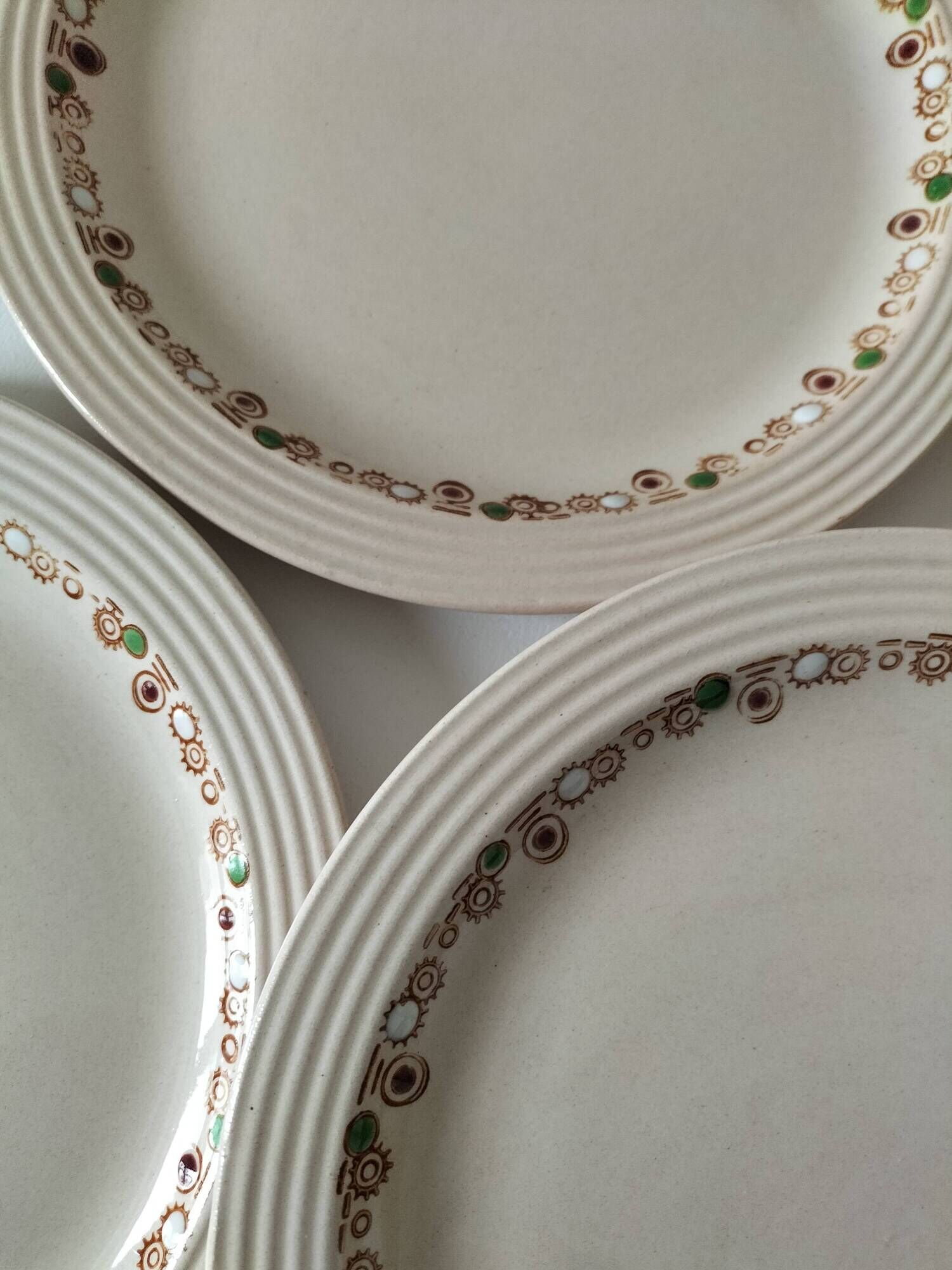 Plats à gâteaux et assiettes à dessert Longwy modèle Betty