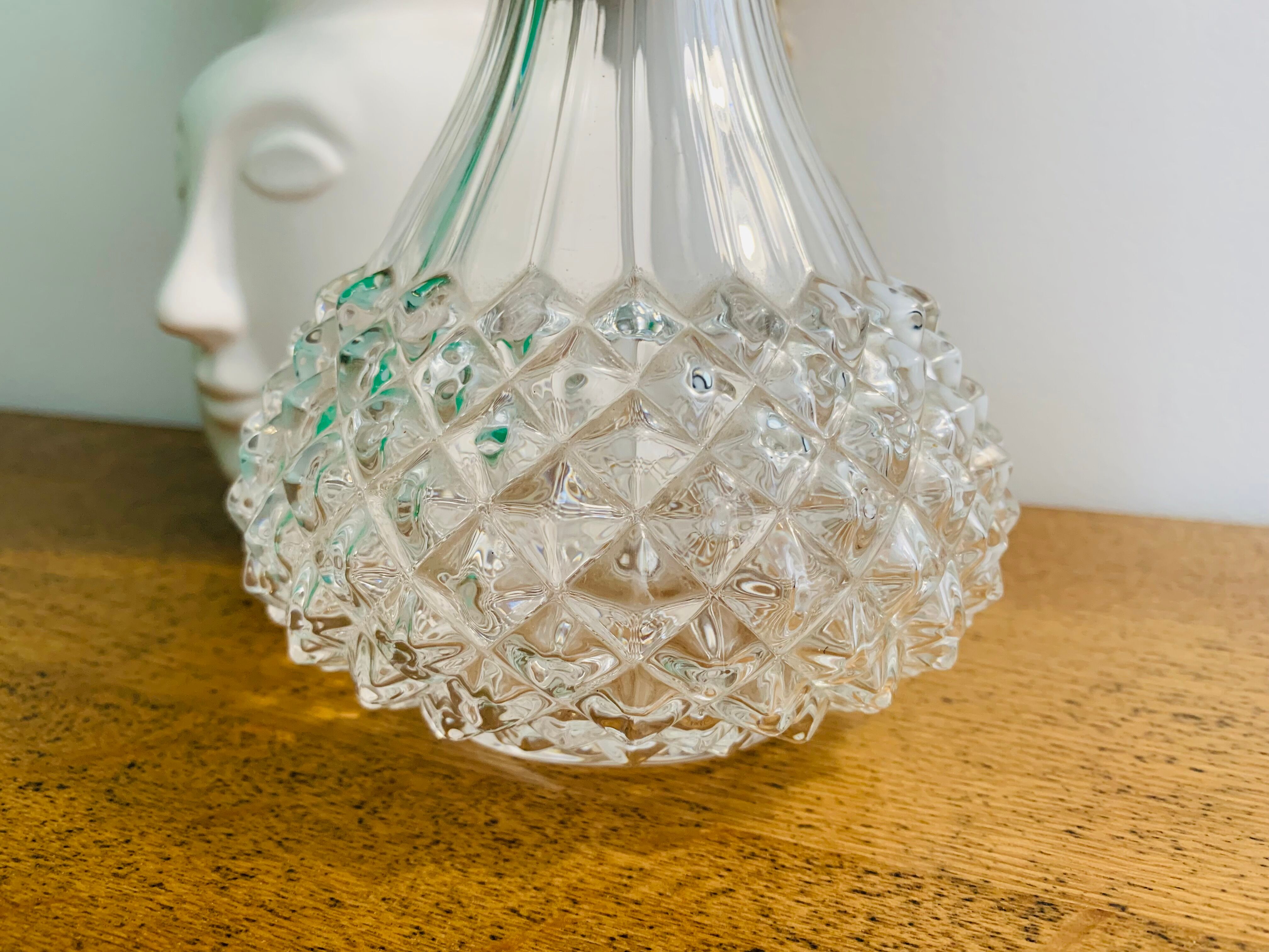 Glass decanter and stopper thereof