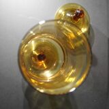 Bonbonnière en verre jaune sur pied