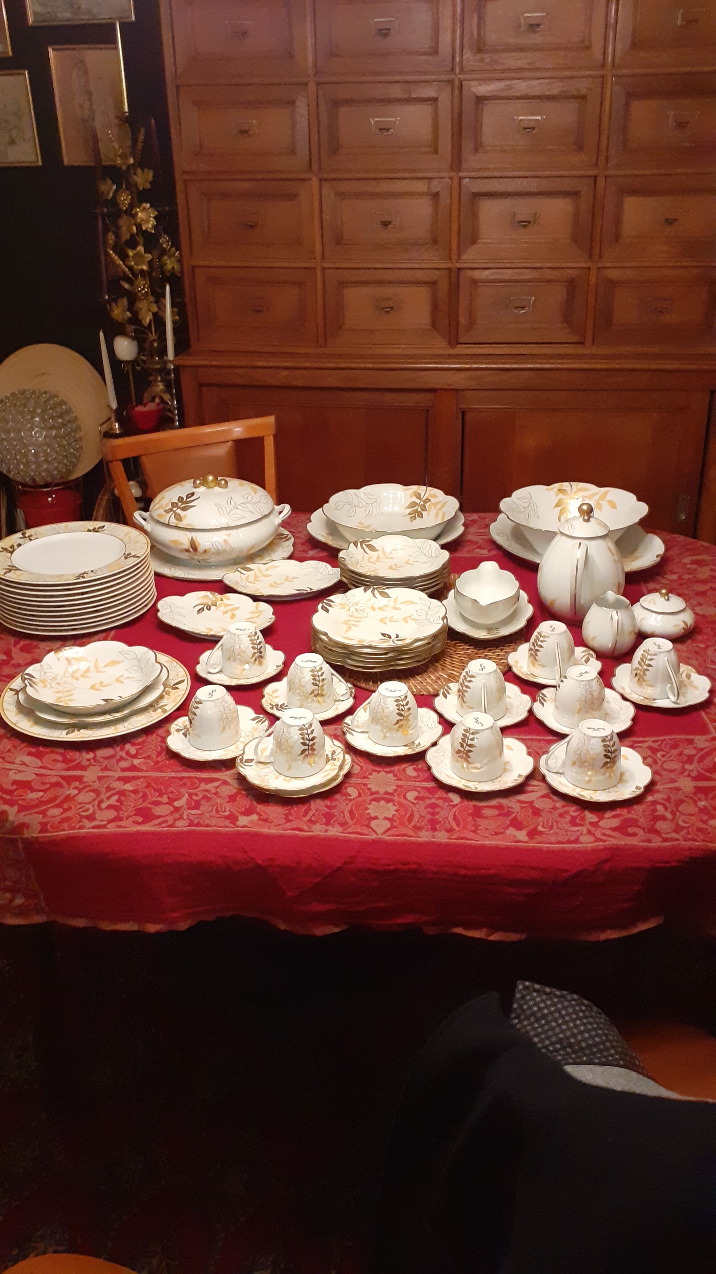Porcelain table service 60 pieces