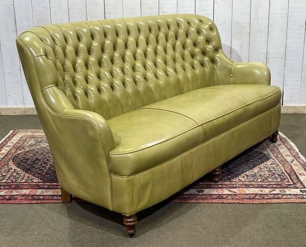Canapé Chesterfield 3 places en cuir vert olive