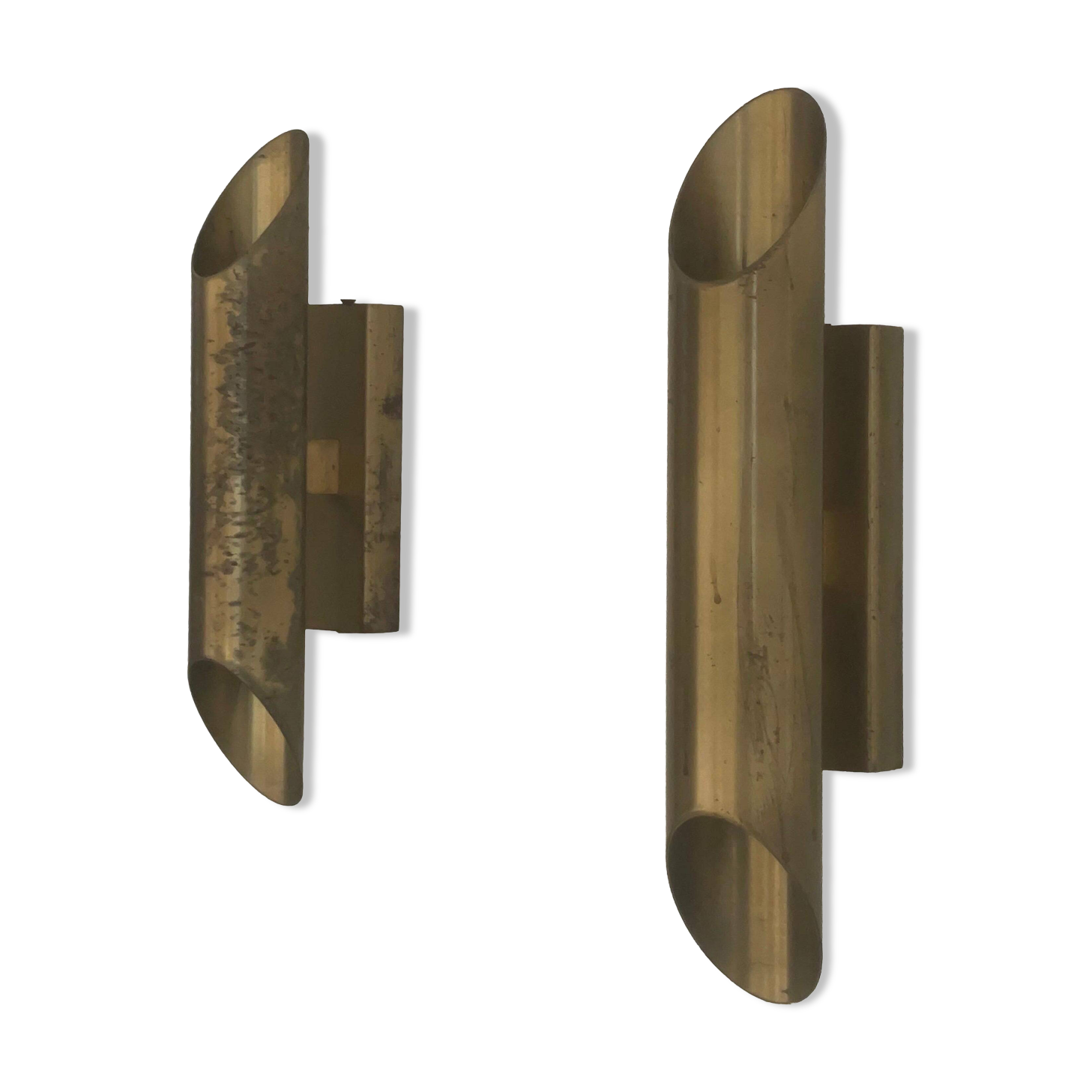 Pair of brass wall lights with Italian mid-century design, 1960, Italy.