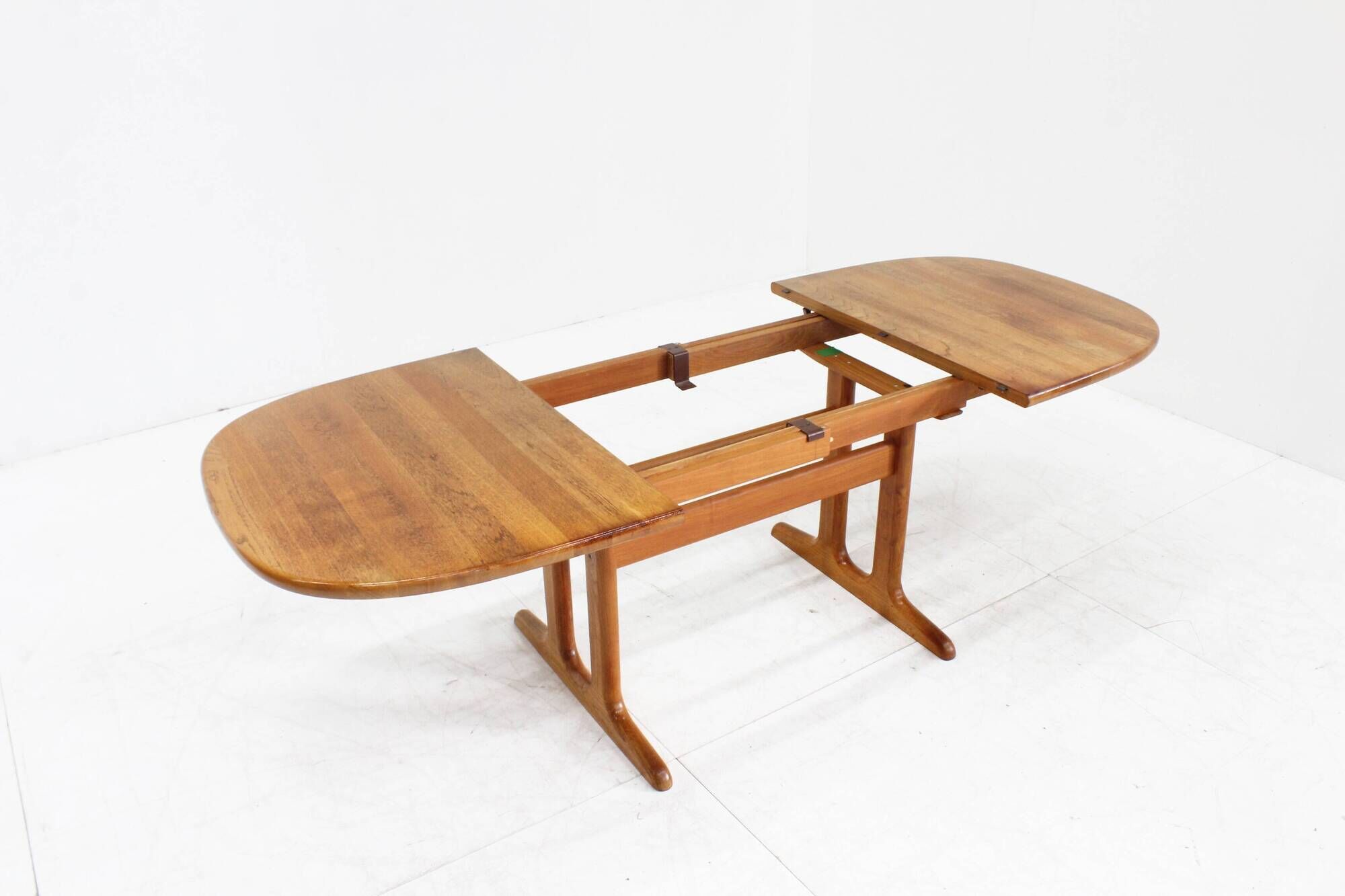 Table à manger ovale extensible vintage Glostrup danoise en teck massif des années 1960
