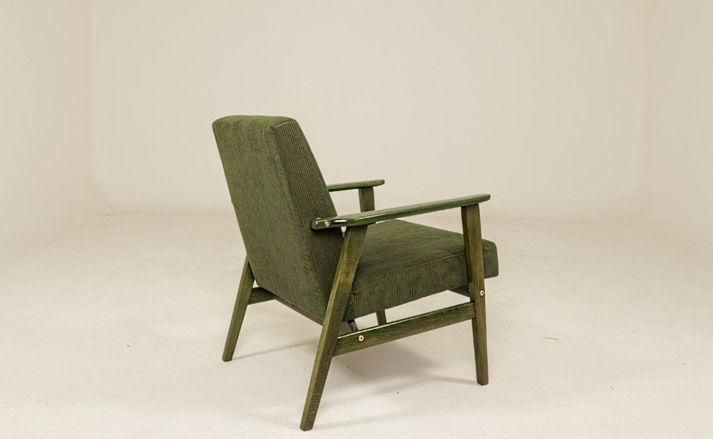 Fauteuil vintage en velours côtelé vert olive, bois vert
