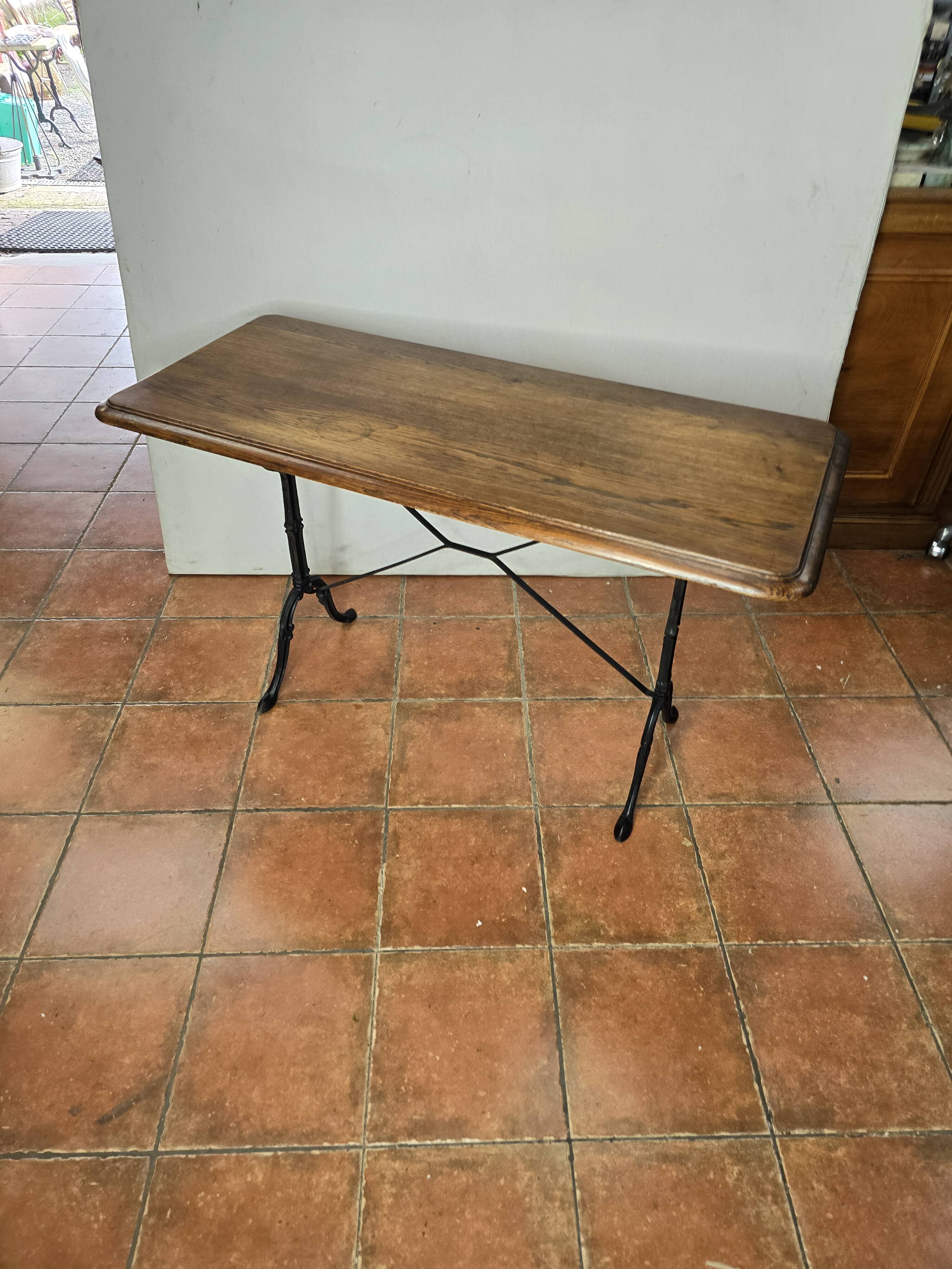 Old oak bistro table, 125cm long.