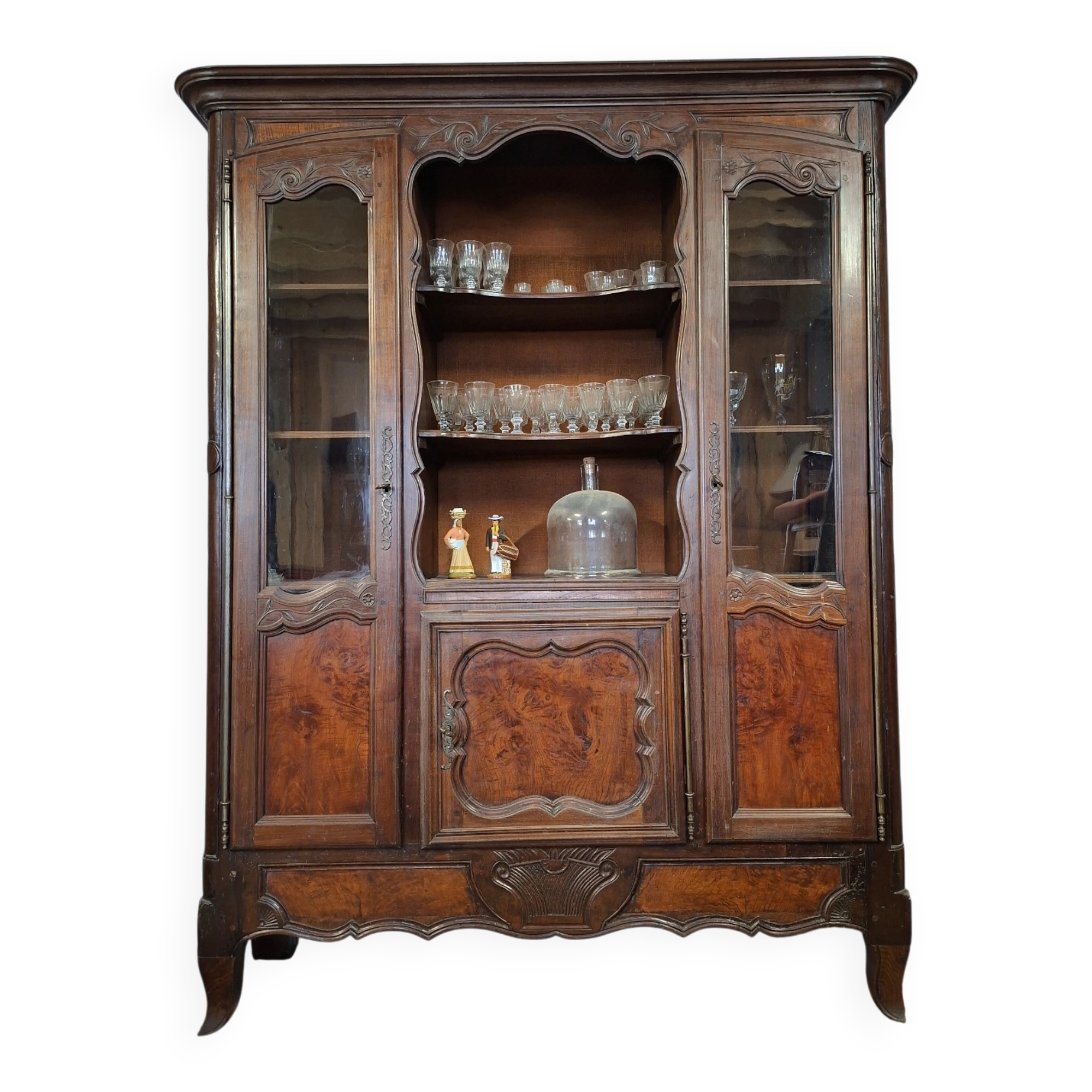 Display cabinet bookshelf in Louis XV style
