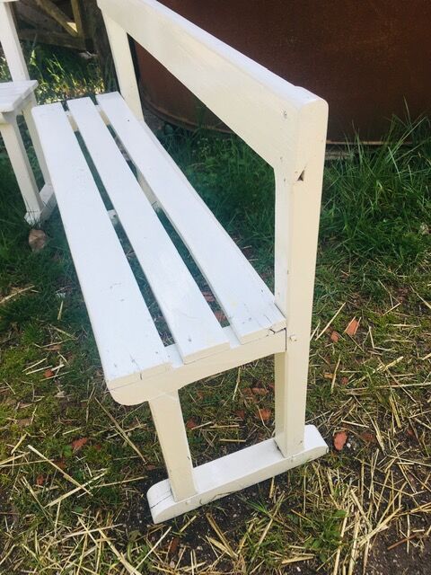 Bancs de jardin d'un école années '50 en hêtre et chaîne dossier haute