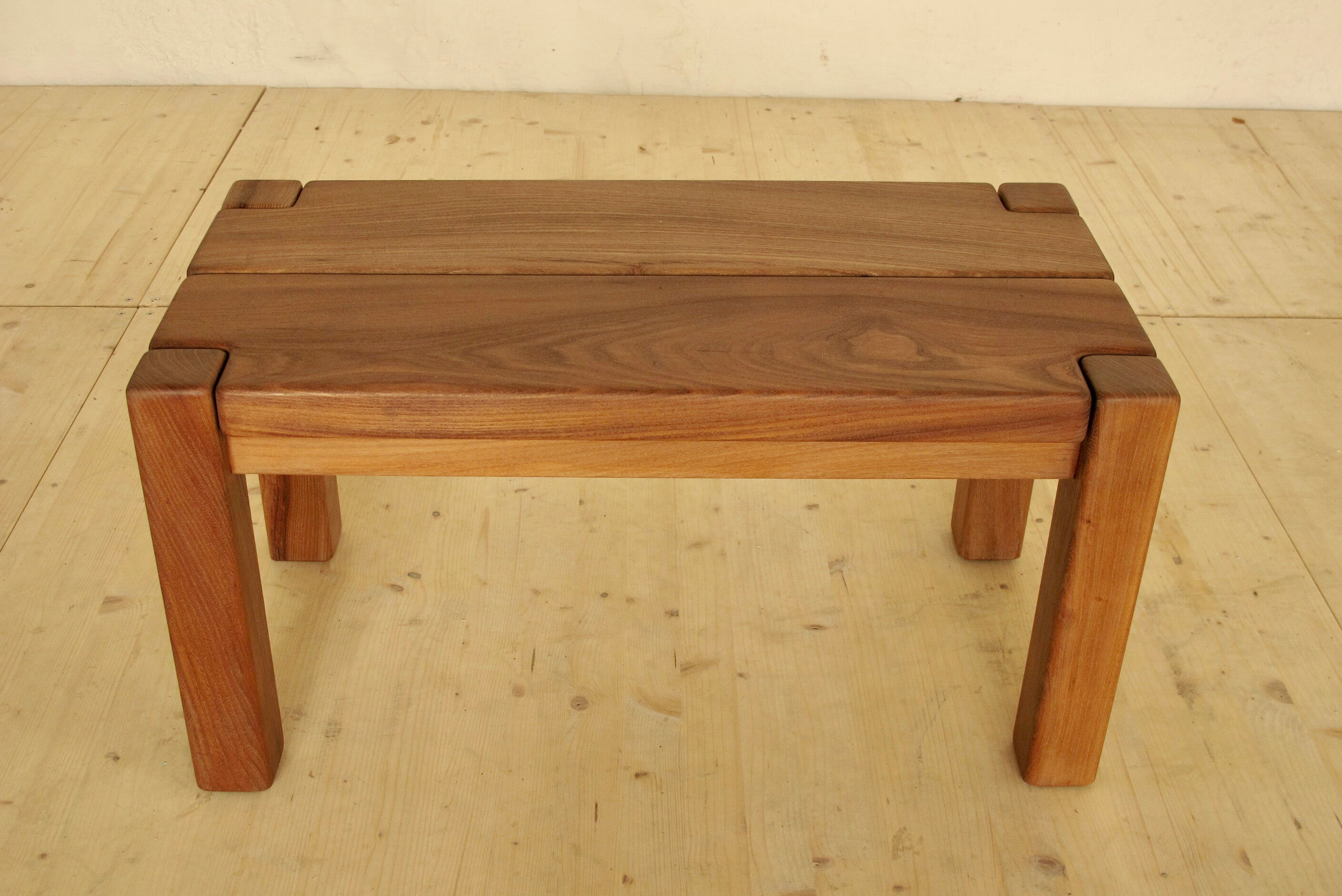 Massive elm coffee table Regain