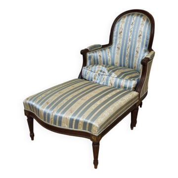 Méridienne, chaise longue style Louis XVI en noyer avec repose-pieds, XIXème s.