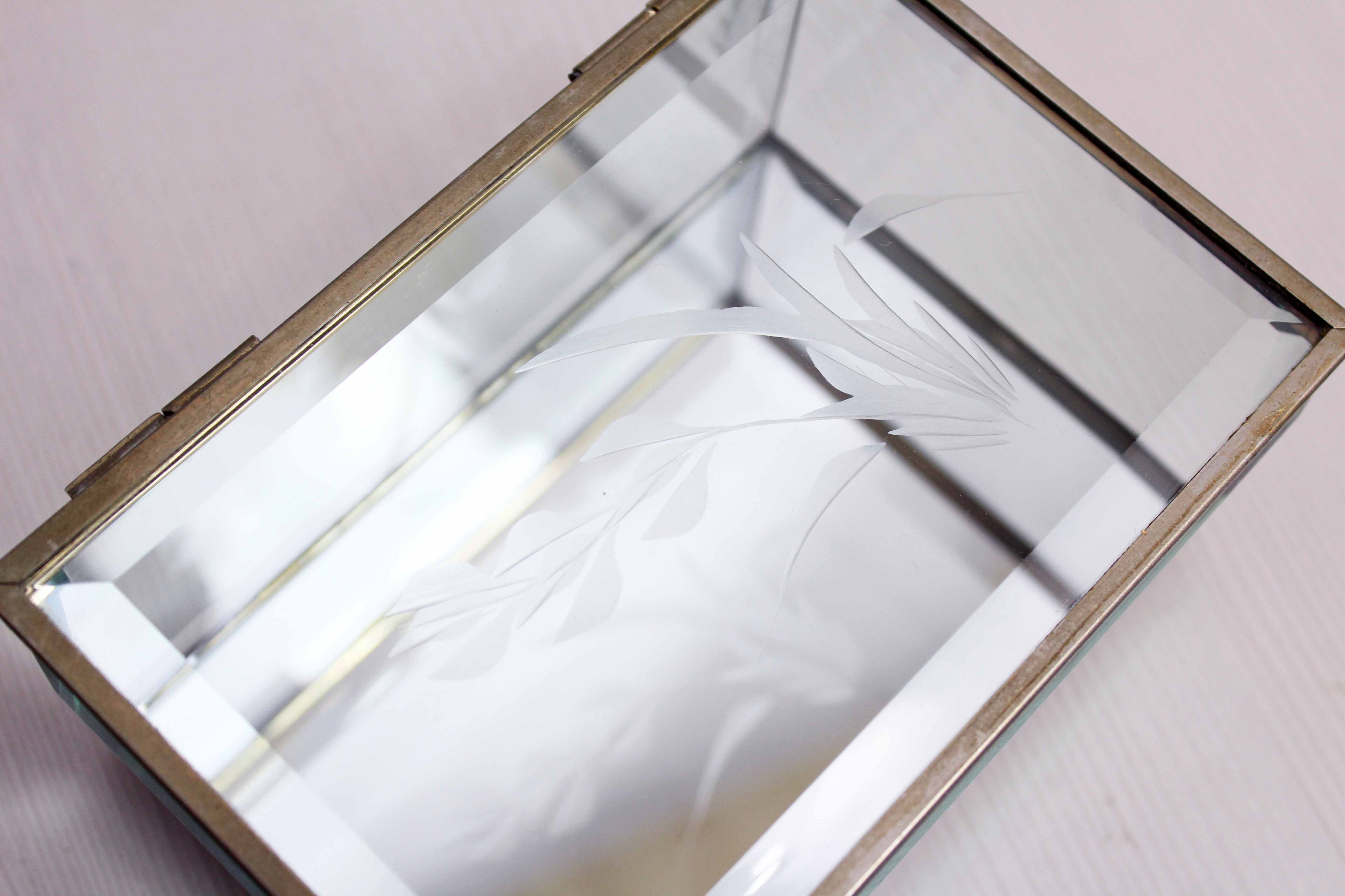 Beveled glass jewelry box