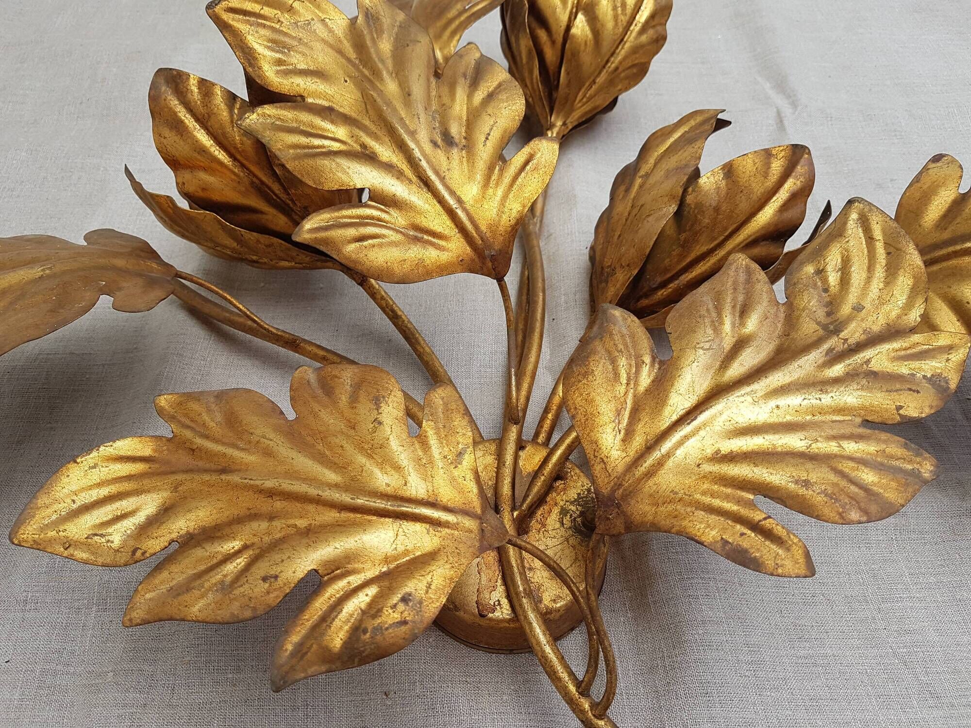 Paire d'appliques murales fleur feuillage en métal doré par Hans Kögl, 1970