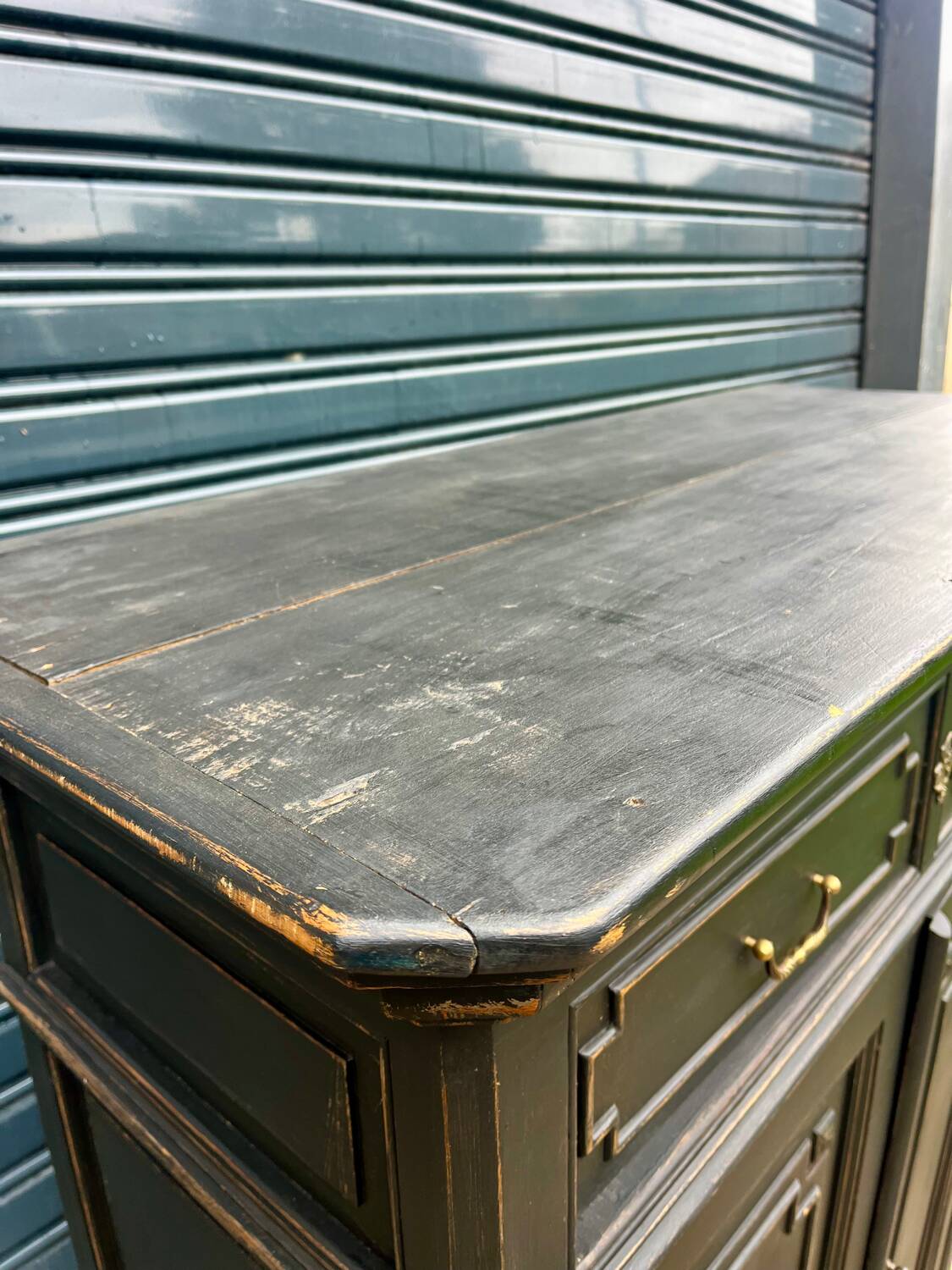 Three-quarter furniture