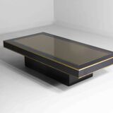 Table basse en bois laminé noir, plateau miroir et laiton, Italie années 1980