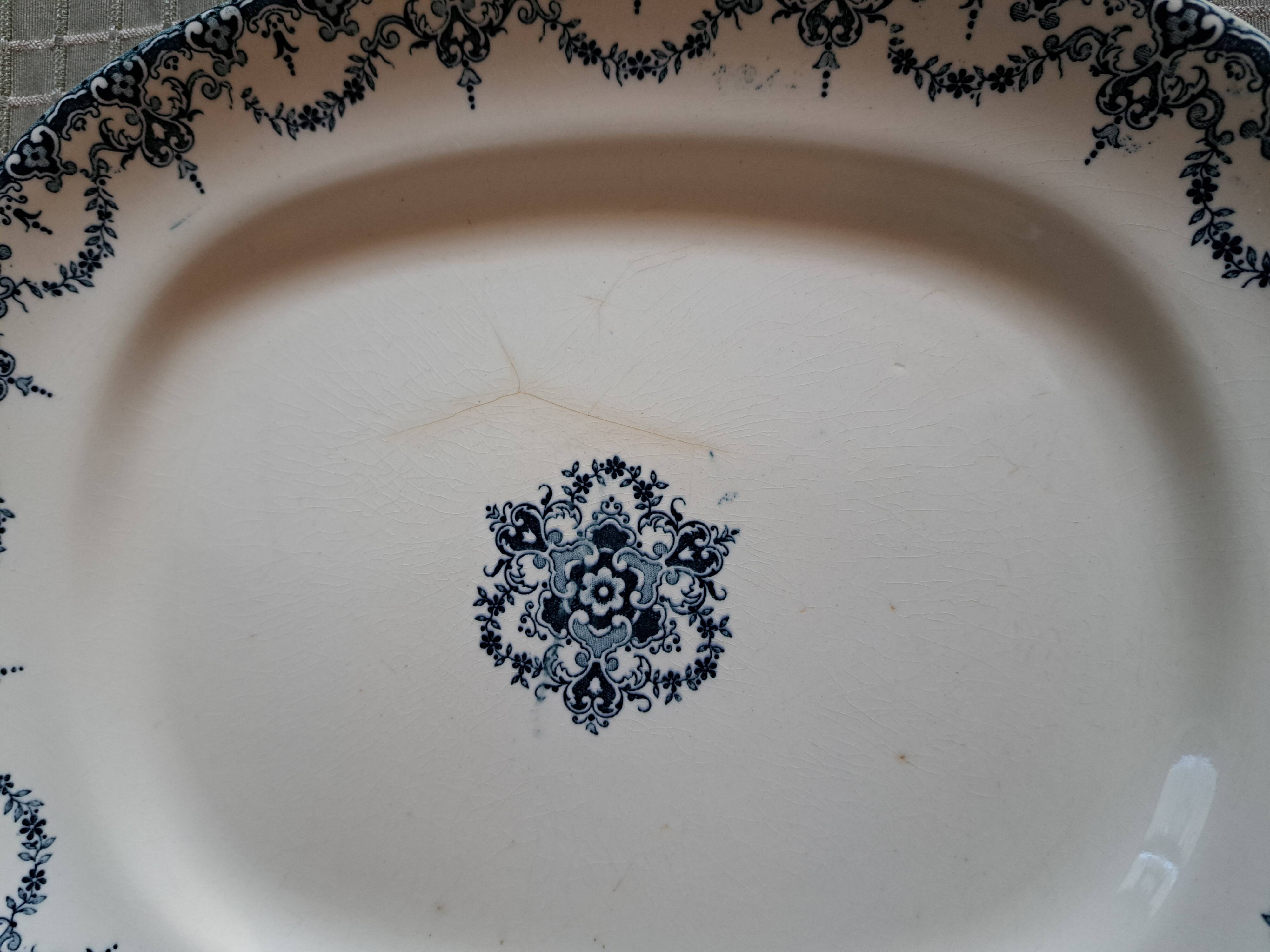 Rectangular iron earth dish French English Company