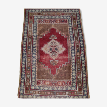Kiz-bergama nuptial carpet, Anatolia, Turkey, 108 cm x 163 cm, circa 1920