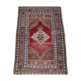 Kiz-bergama nuptial carpet, Anatolia, Turkey, 108 cm x 163 cm, circa 1920