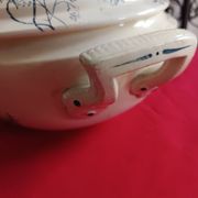 antique soup tureen Terre de Feu 1920/1930 with a decoration of birds and insects