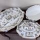 Important covered soup tureen and its stand in earthenware – Polychrome decoration