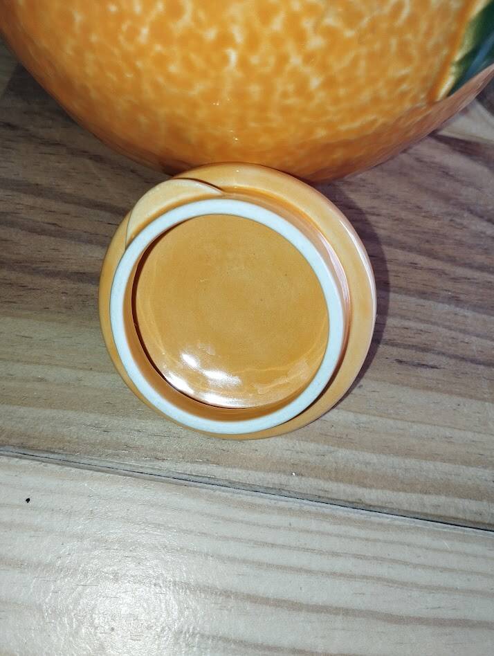 Vintage ceramic teapot in the shape of an orange – 1950s