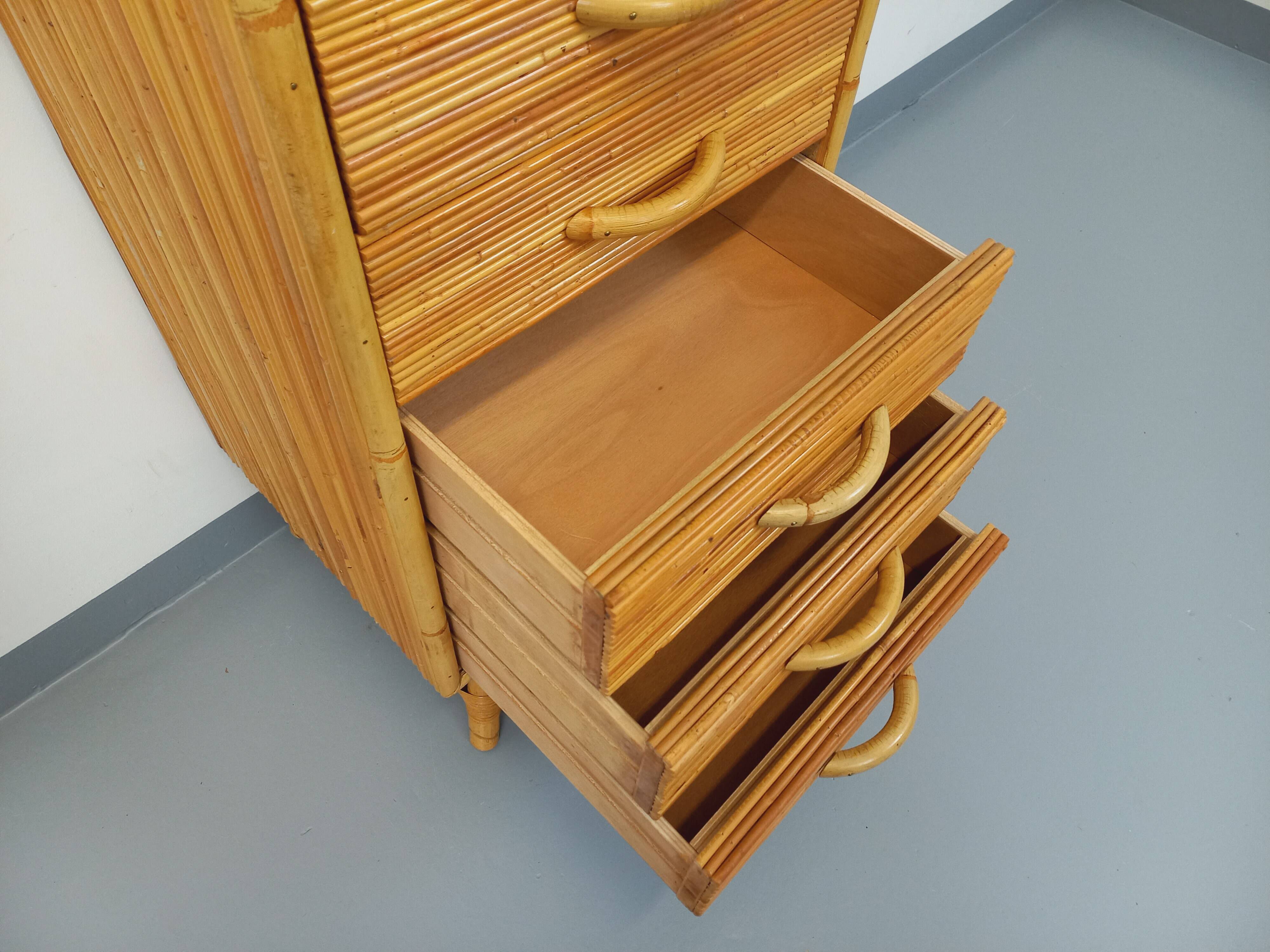 Commode chiffonnier vintage en rotin des années 70
