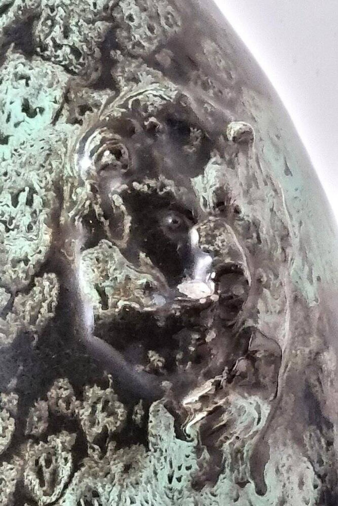 Vase avec décoration d'ours par S.T. Erik Upsala