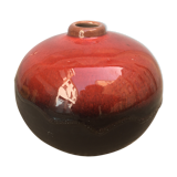 Red enamelled ceramic vase