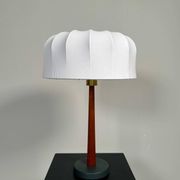 Lampe de table en teck et coton de style milieu du siècle par Einar Bäckström, Suède, 1950s