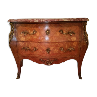 Commode galbée style Louis XV