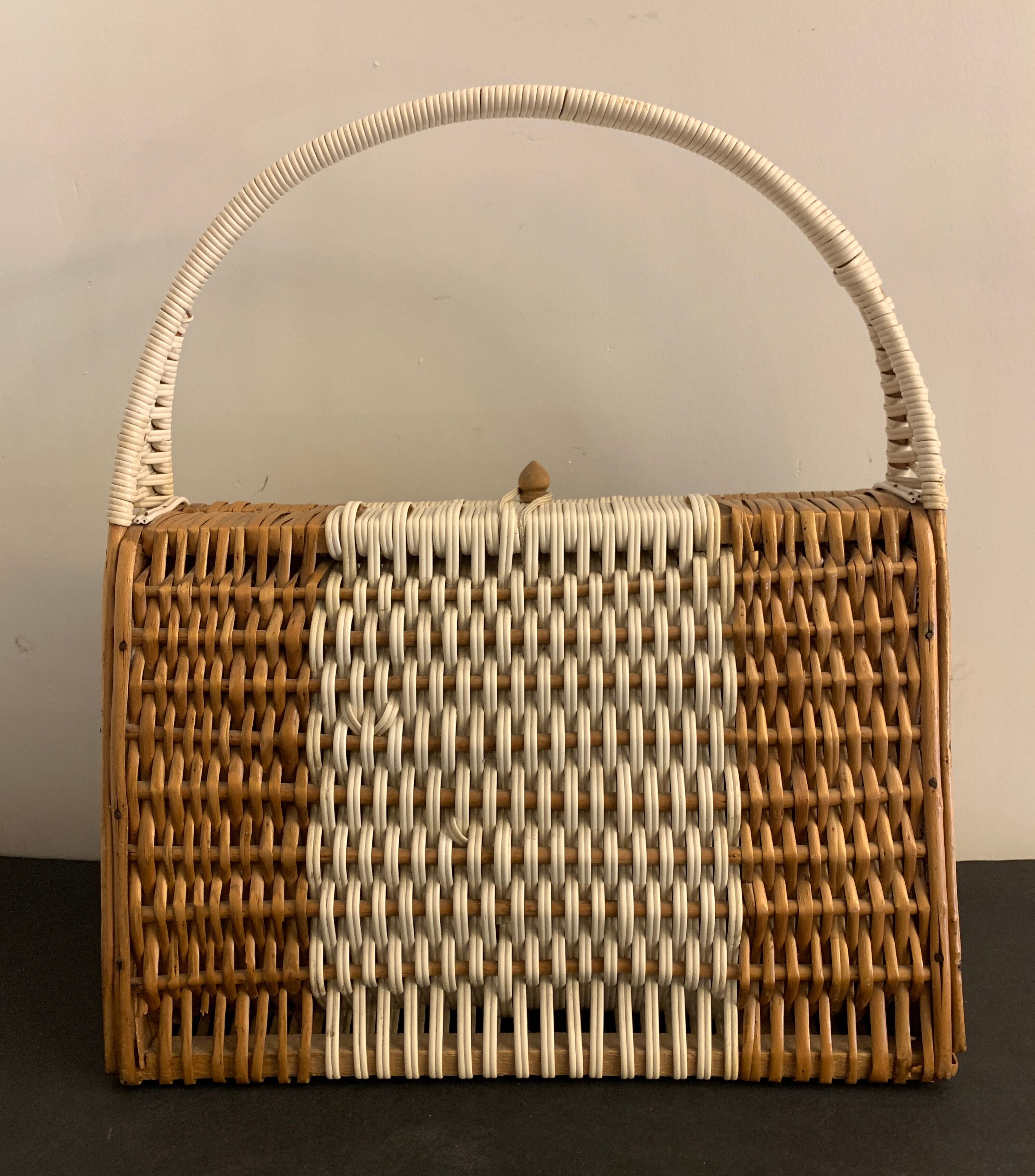 Rattan handbag and scoubidou's threads, 1950