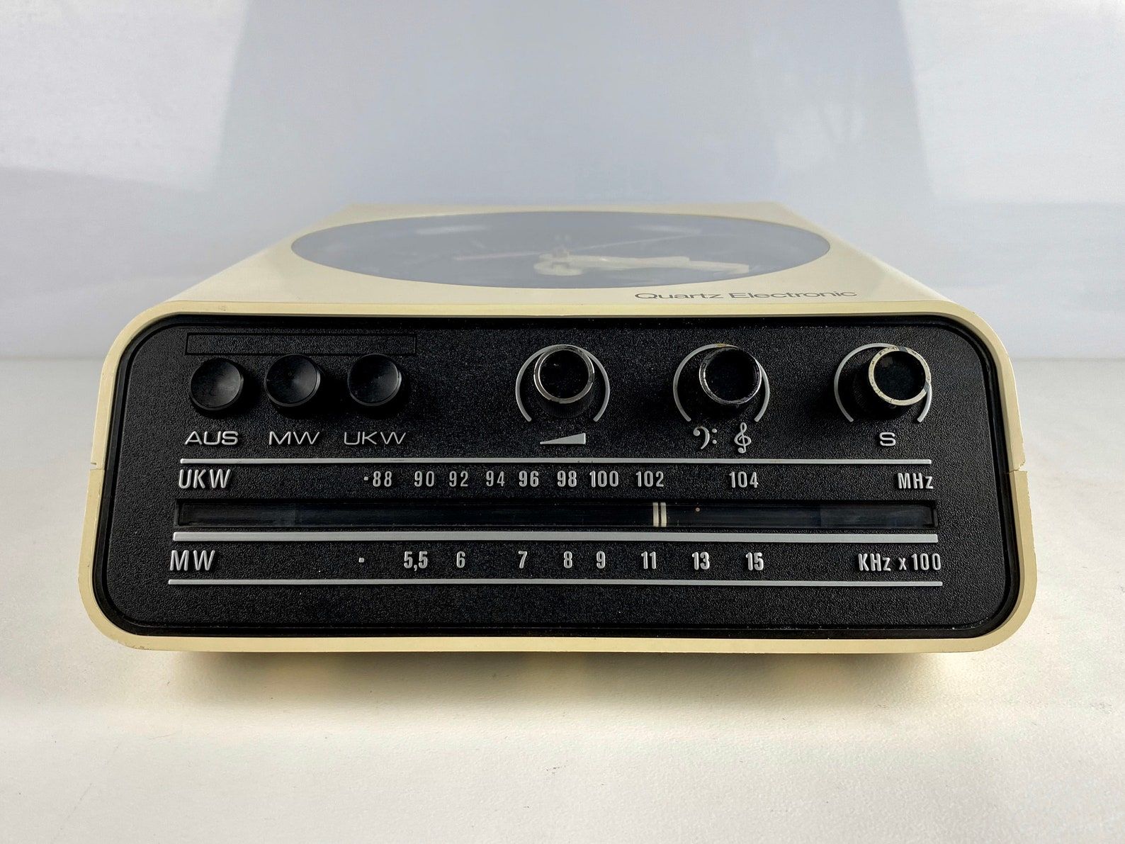 Space Age vintage Intercord QE 11 Quartz electronic clock with radio