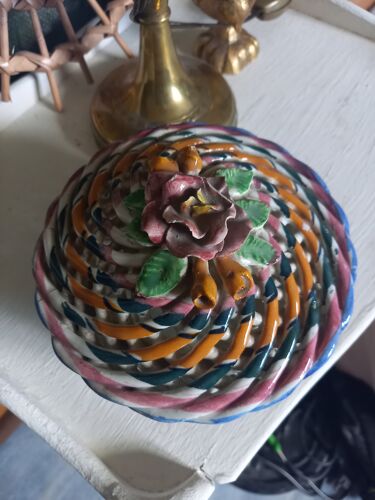 Boite en céramique tressée peinte vintage