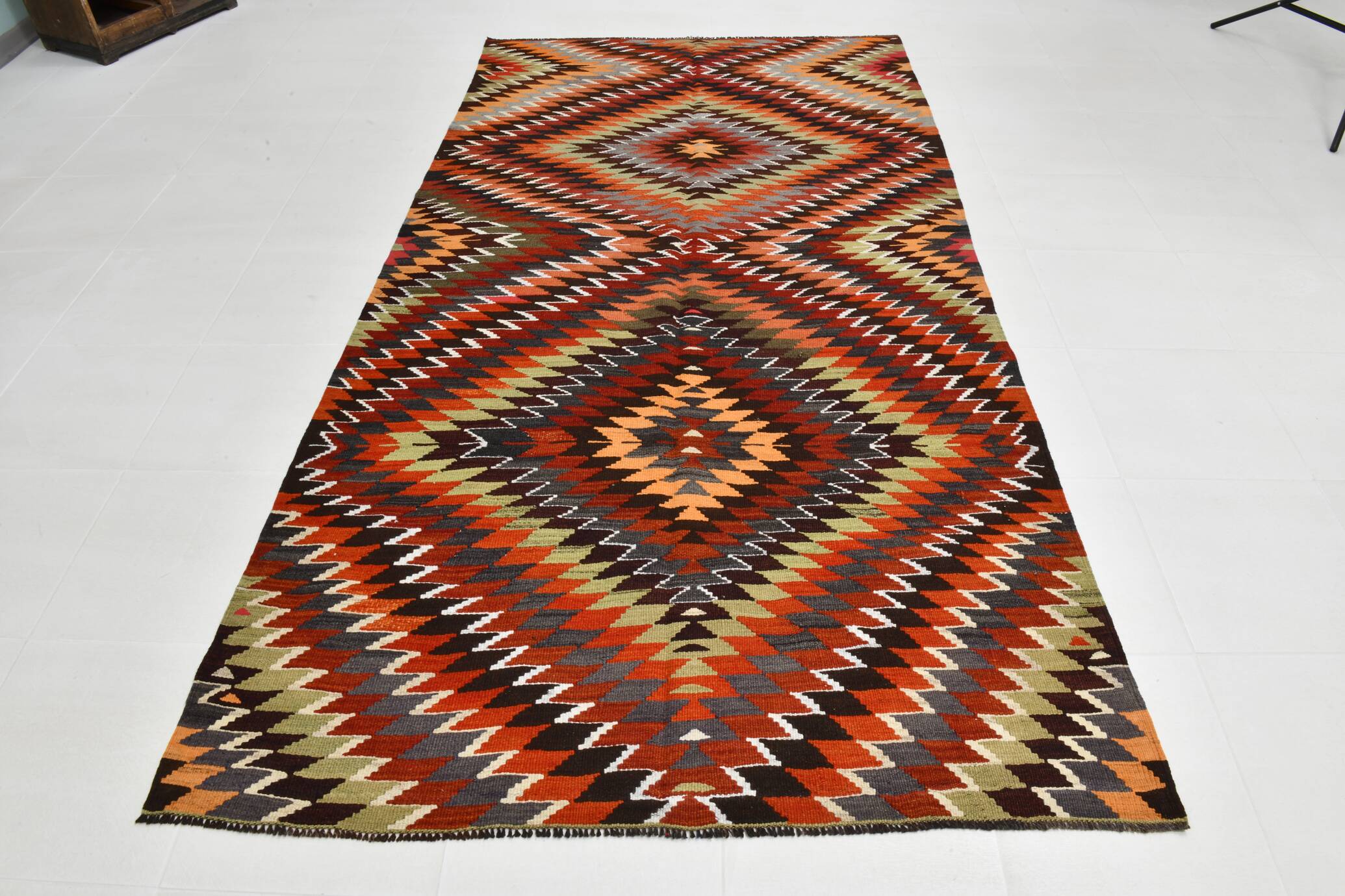 5x10 Madalion Design Turkish Kilim Rug,