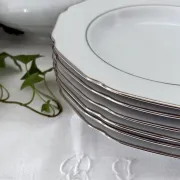 6 assiettes creuses en porcelaine blanche