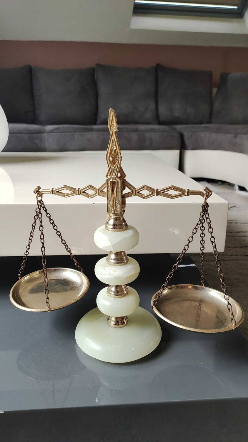 Old decorative Scales of Justice. Onyx, marble/brass. From the 50s. Dim 29 x 30 cm