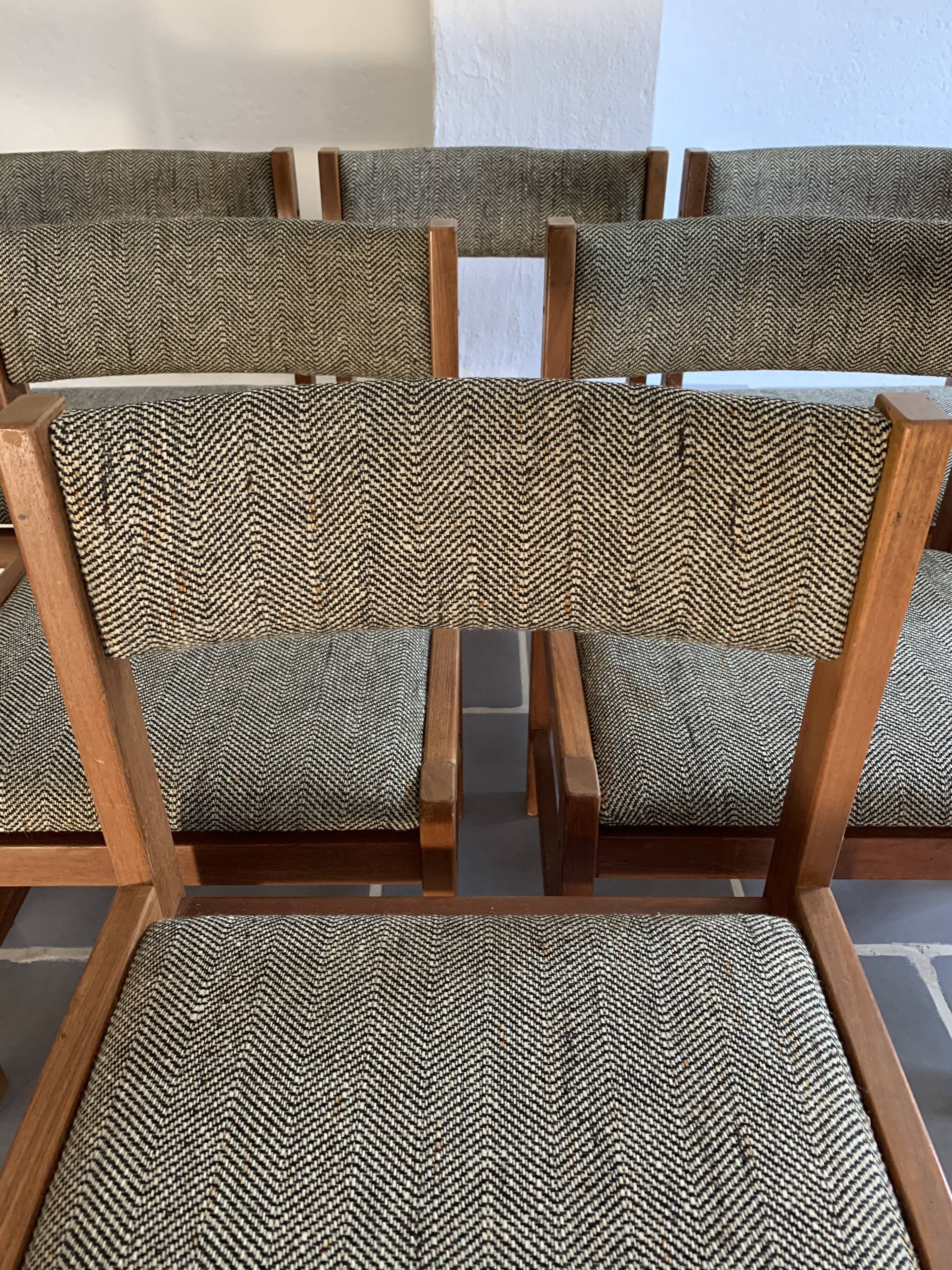 Set 6 chairs and 2 vintage Scandinavian teak and tweed chairs