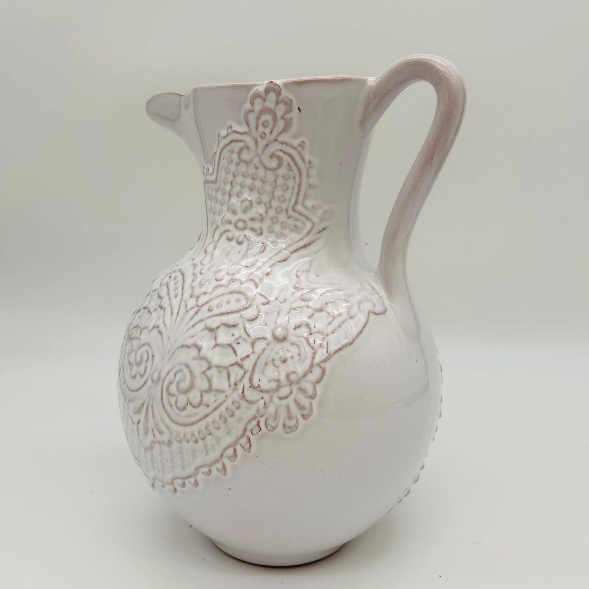 French farmhouse jug with a vintage look.