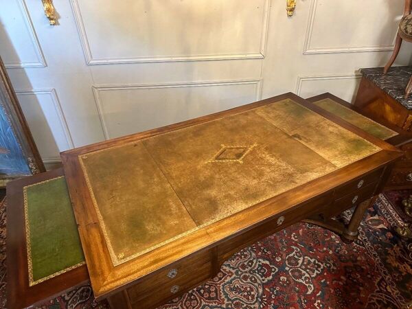 Bureau De Style Empire En Acajou. XIX ème.