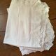 Paire taies d oreiller broderie anglaise.