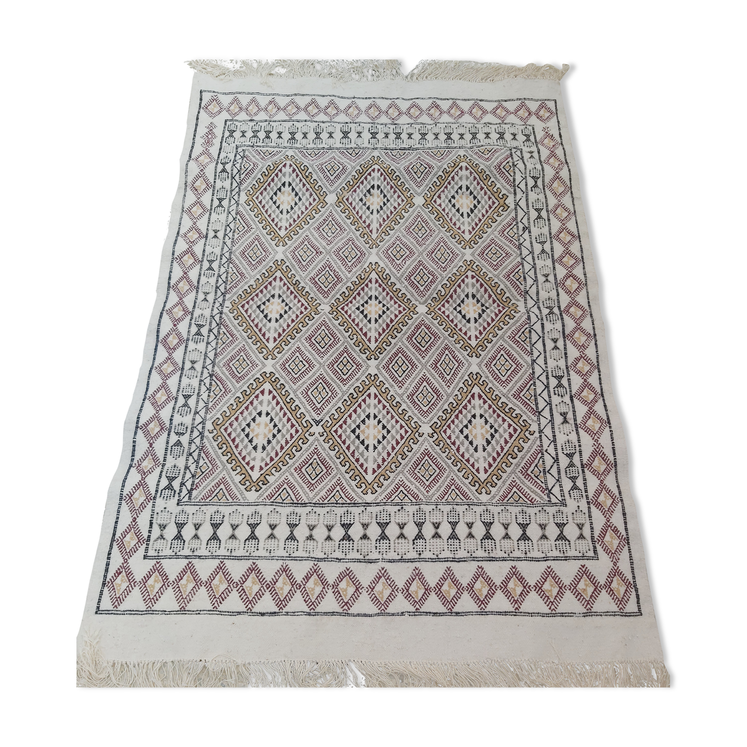 Handmade diamond pattern beige carpet 125x166cm
