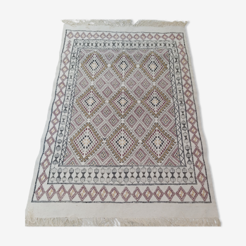 Handmade diamond pattern beige carpet 125x166cm