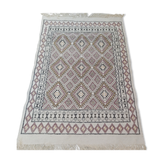 Handmade diamond pattern beige carpet 125x166cm