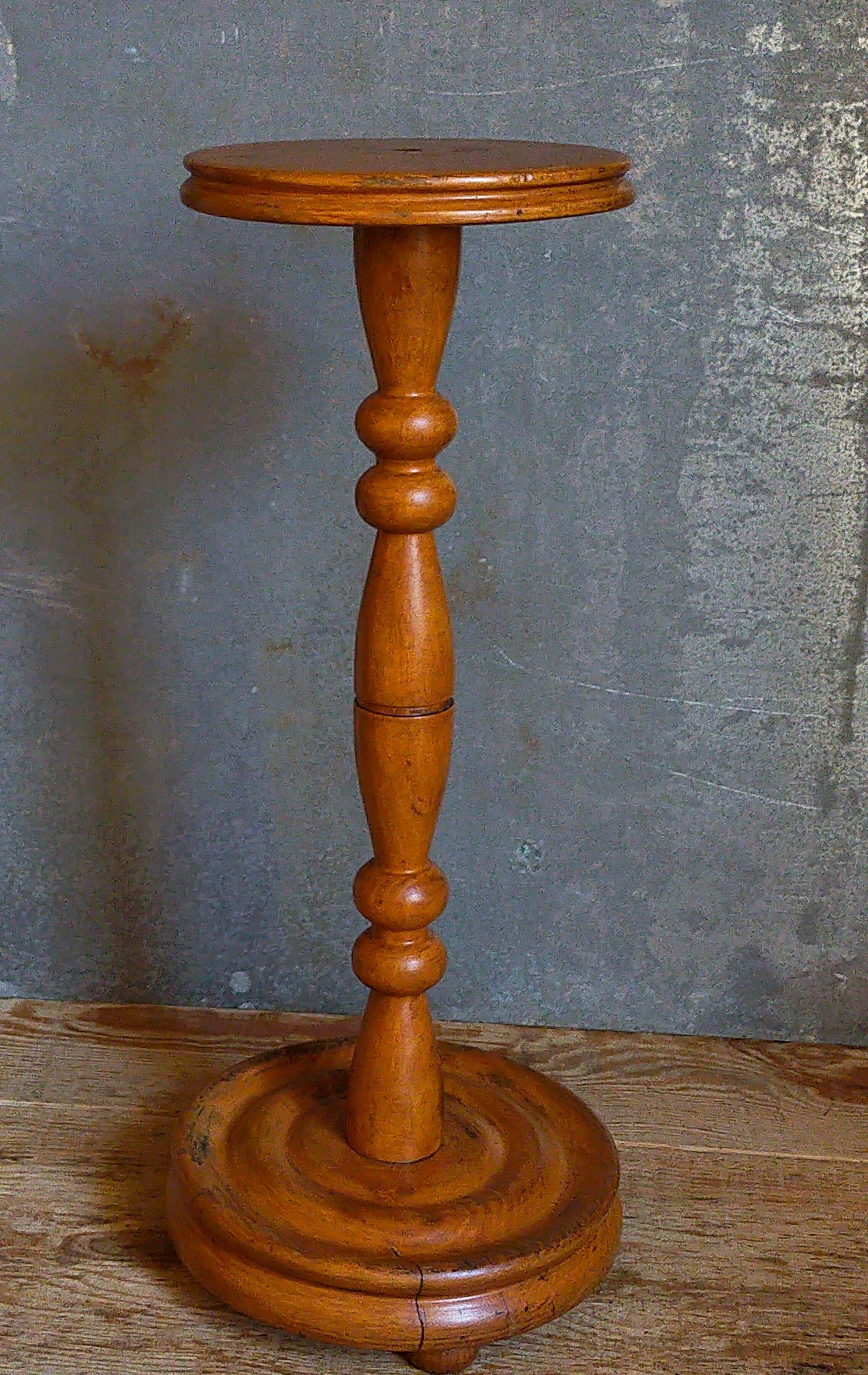 Plant harness in solid wood turned vintage