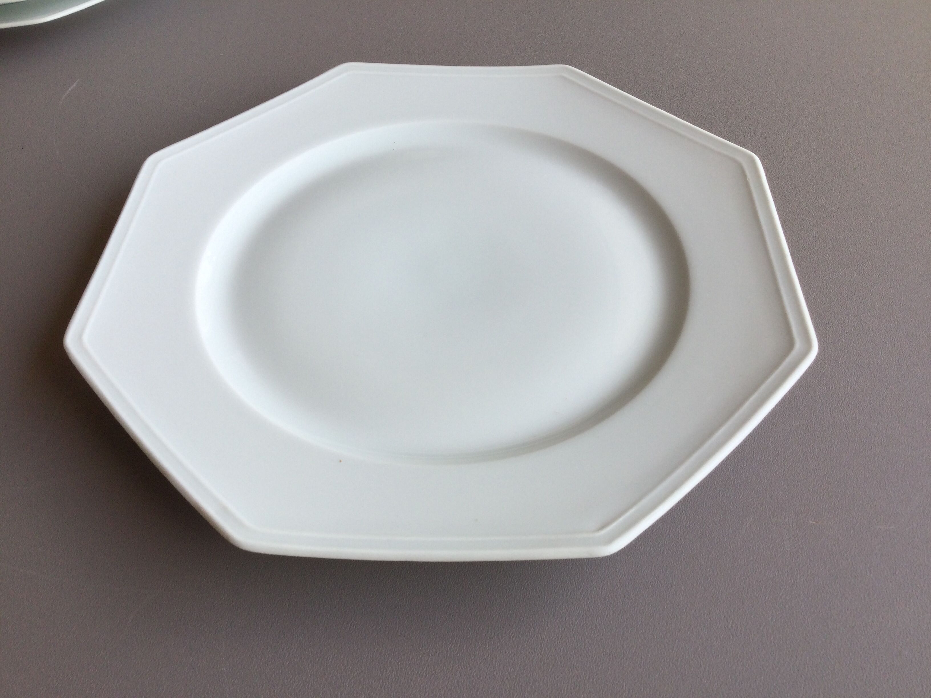 Set of 6 dessert plates in white Limoges porcelain octagonal shape