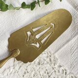Pie server cake dessert in gold metal vintage silverware yellow bakelite handle
